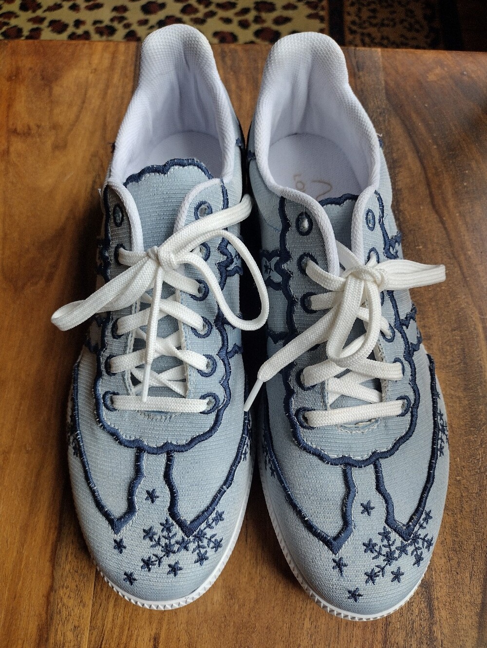 Love Rio Blue Floral Elise Vintage Sneakers Size 9